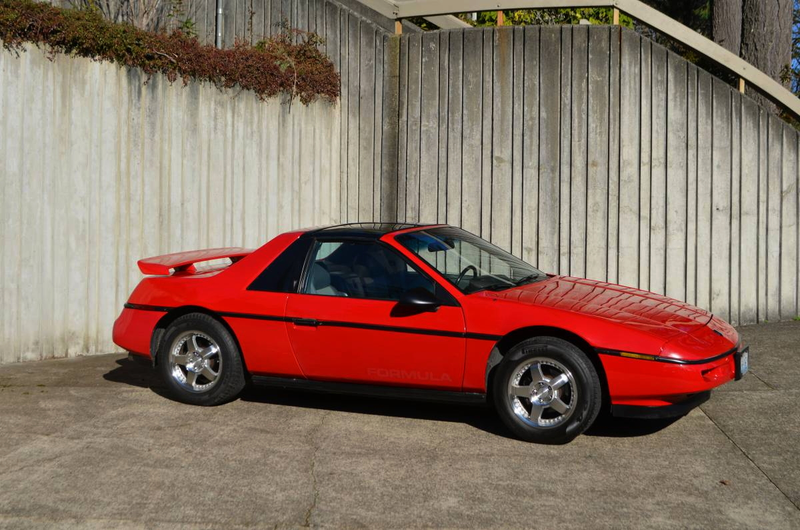 Illustration for article titled At $6,500, Does This 1988 Pontiac Fiero Have The Right Formula?
